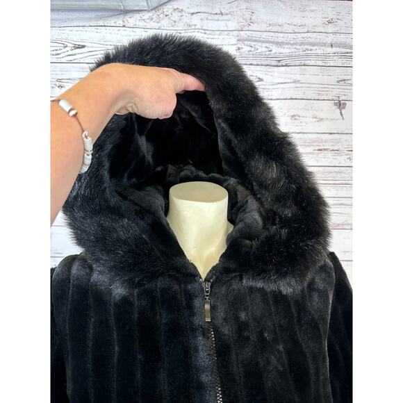 Faux fur hooded coat jacket zippered closing Dressbarn size small - Picture 6 of 12